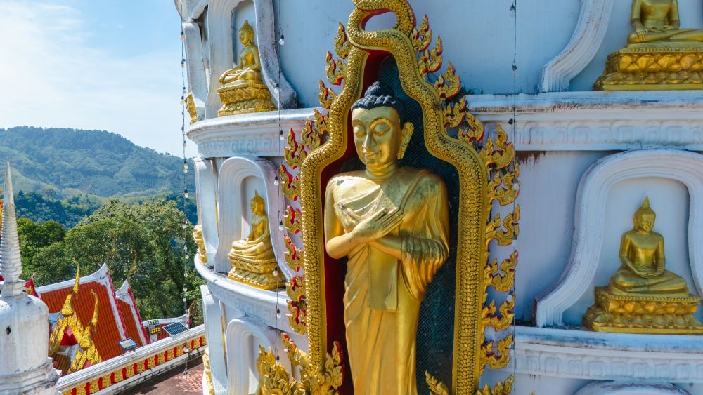 พระพุทธรูปประดับองค์พระมหาธาตุเจดีย์