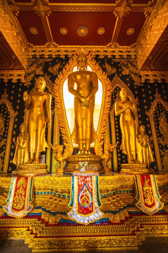 พระพุทธรูปภายในพระมหาธาตุเจดีย์